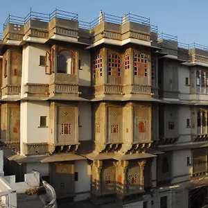 Отель Madri Haveli